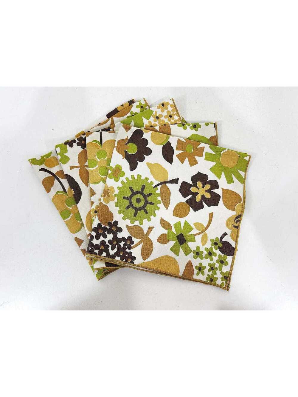 Vintage Floral Cloth Napkins Set of 4 Flowers Fabric Reusable 1970s Holiday